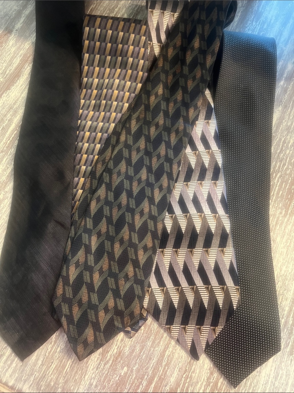 Assorted Mens Silk Ties. Browns and Black. All new. Very handsome looking.